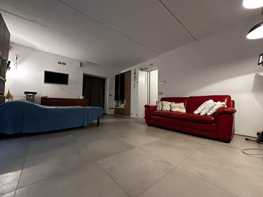 Immagine 29 di Casa bifamiliare in vendita  in Zona Martinelli a Valeggio Sul Mincio