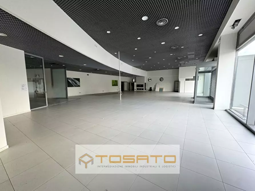Immagine 1 di Negozio in affitto  a Legnago