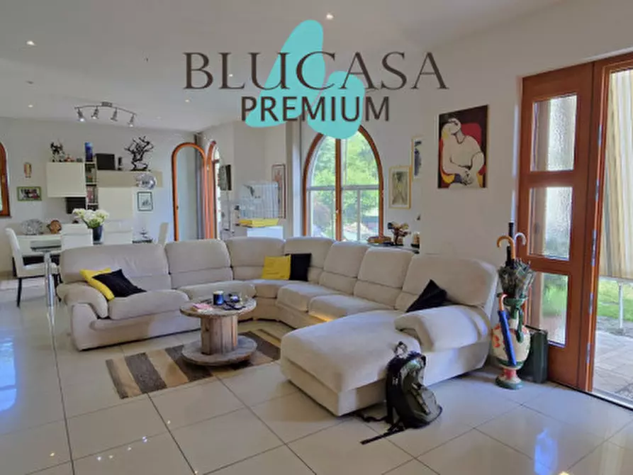 Immagine 2 di Casa indipendente in vendita  in Via Mengozzi a Meldola