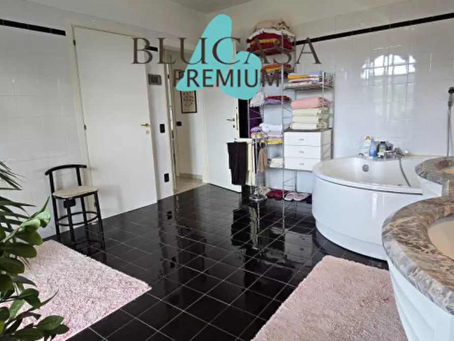 Immagine 12 di Casa indipendente in vendita  in Via Mengozzi a Meldola