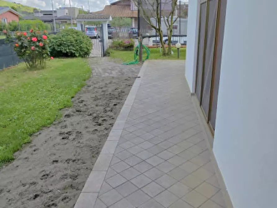 Immagine 21 di Casa indipendente in vendita  in Via Mengozzi a Meldola