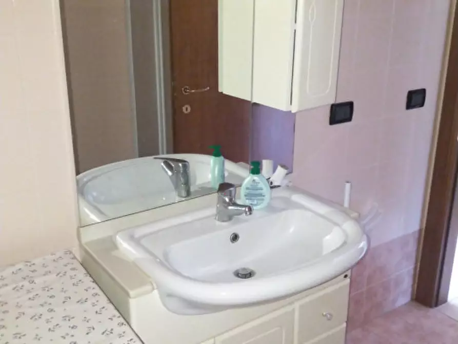 Immagine 18 di Appartamento in affitto  in Via degli Alberi a Montecchio Maggiore
