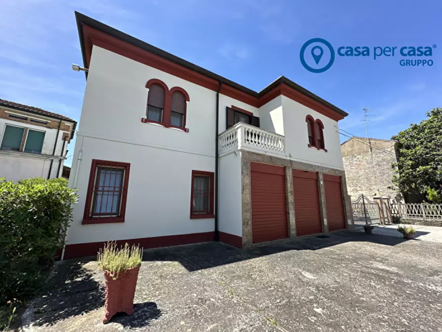 Immagine 2 di Casa indipendente in vendita  in via G. Garibaldi a Riva Del Po
