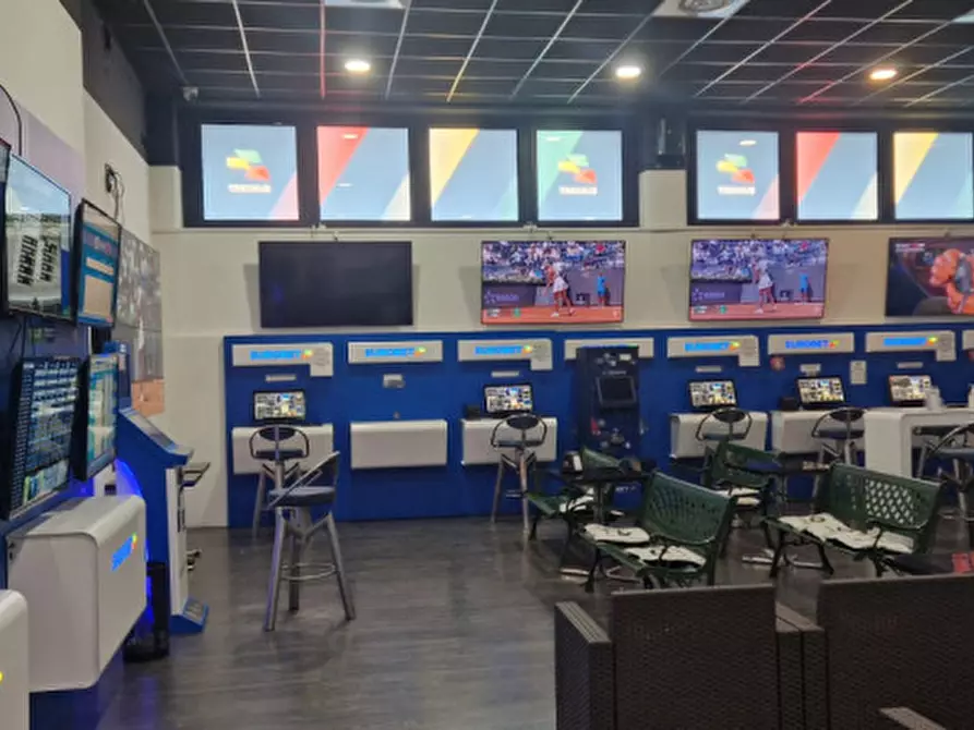 Immagine 2 di Capannone industriale in vendita  in Via Sette Comuni 68 a Torino