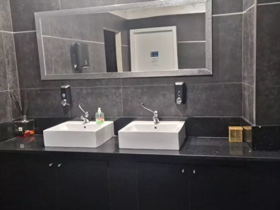 Immagine 11 di Capannone industriale in vendita  in Via Sette Comuni 68 a Torino