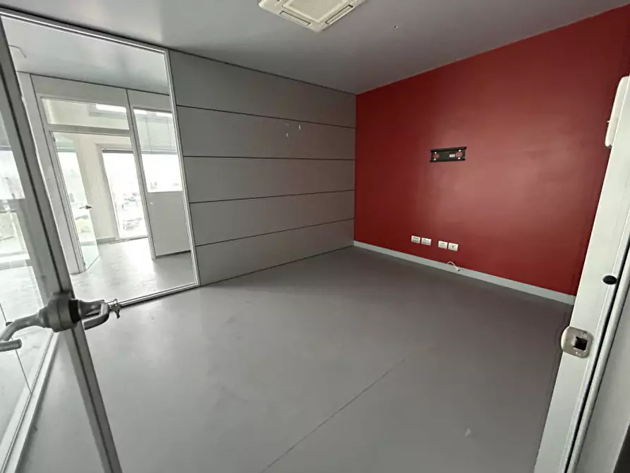 Immagine 4 di Ufficio in vendita  a Castelfranco Veneto