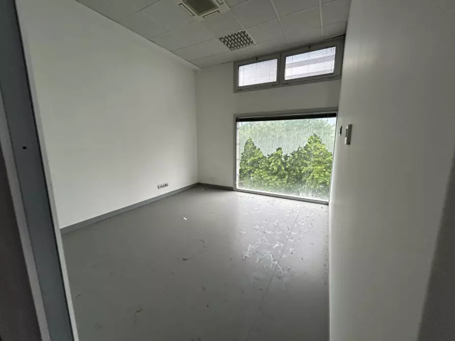 Immagine 8 di Ufficio in vendita  a Castelfranco Veneto