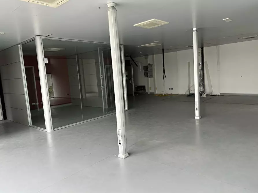 Immagine 13 di Ufficio in vendita  a Castelfranco Veneto