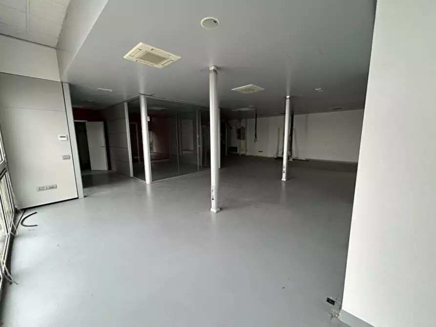 Immagine 14 di Ufficio in vendita  a Castelfranco Veneto