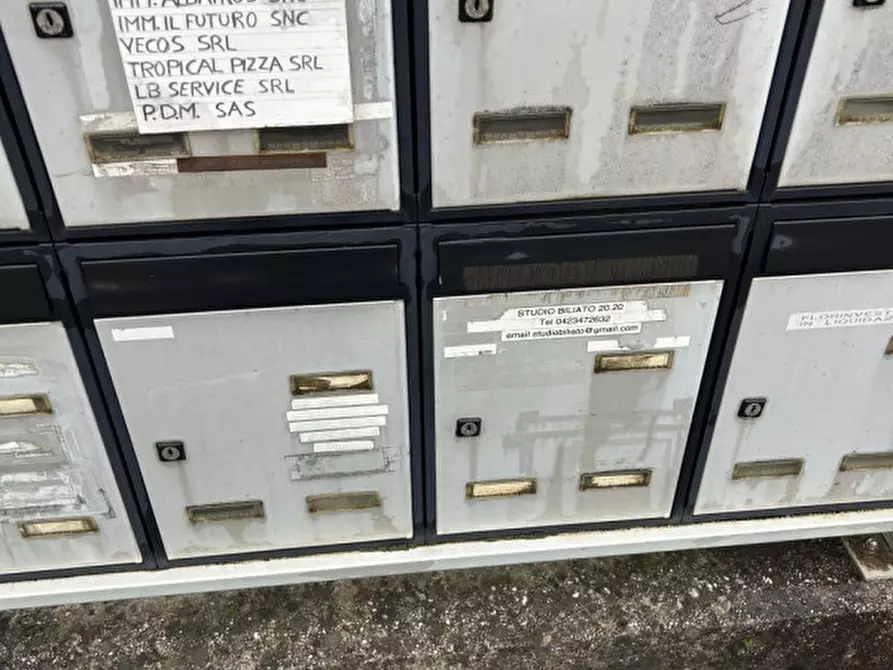 Immagine 26 di Ufficio in vendita  a Castelfranco Veneto