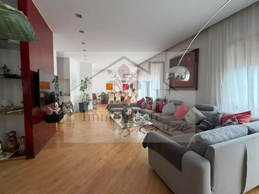 Immagine 4 di Appartamento in vendita  in Via Valdorcia a Firenze