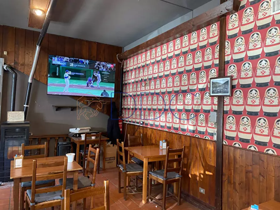 Immagine 3 di Negozio in vendita  in Viale Terzo Reggimento Alpini 8 a Cesana Torinese