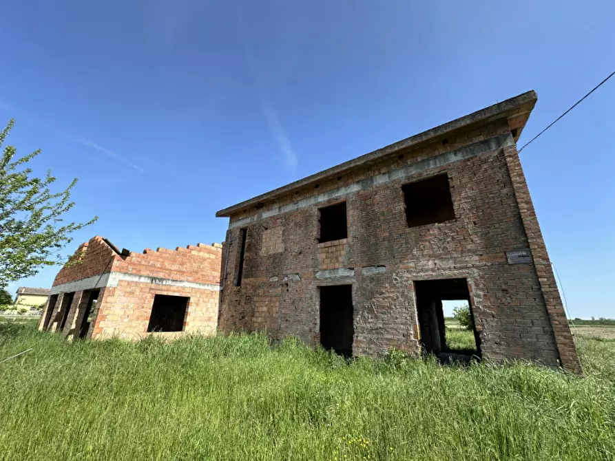 Immagine 1 di Villa in vendita  in Loreo, Via delle Morarine a Loreo