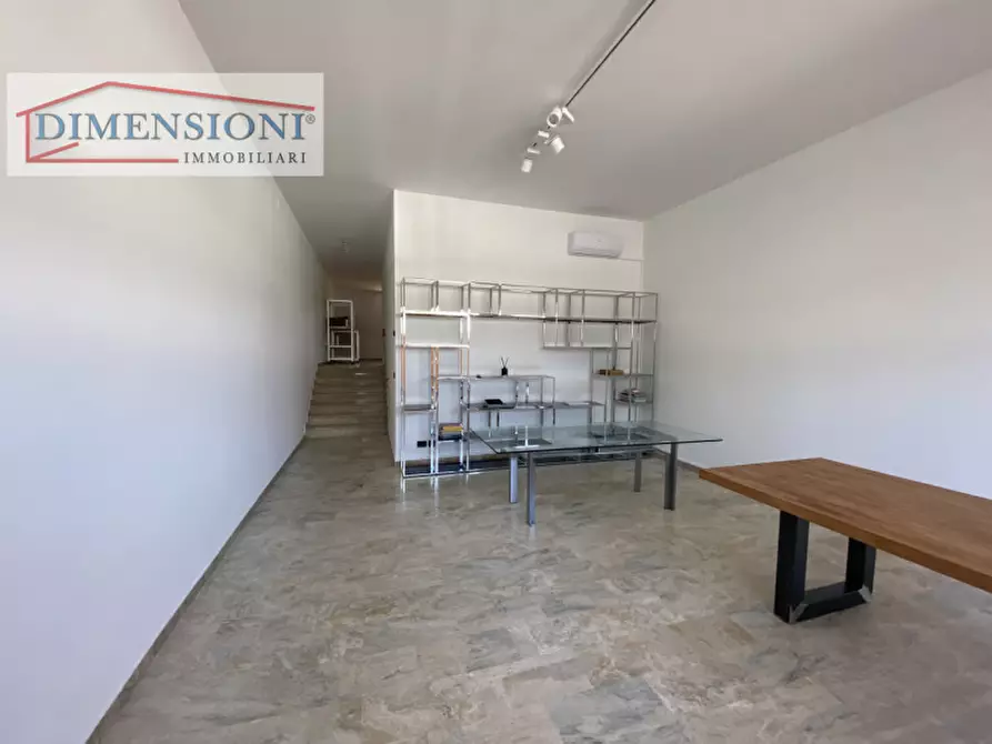 Immagine 1 di Negozio in affitto  in Via Monteortone a Abano Terme