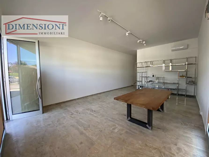 Immagine 2 di Negozio in affitto  in Via Monteortone a Abano Terme