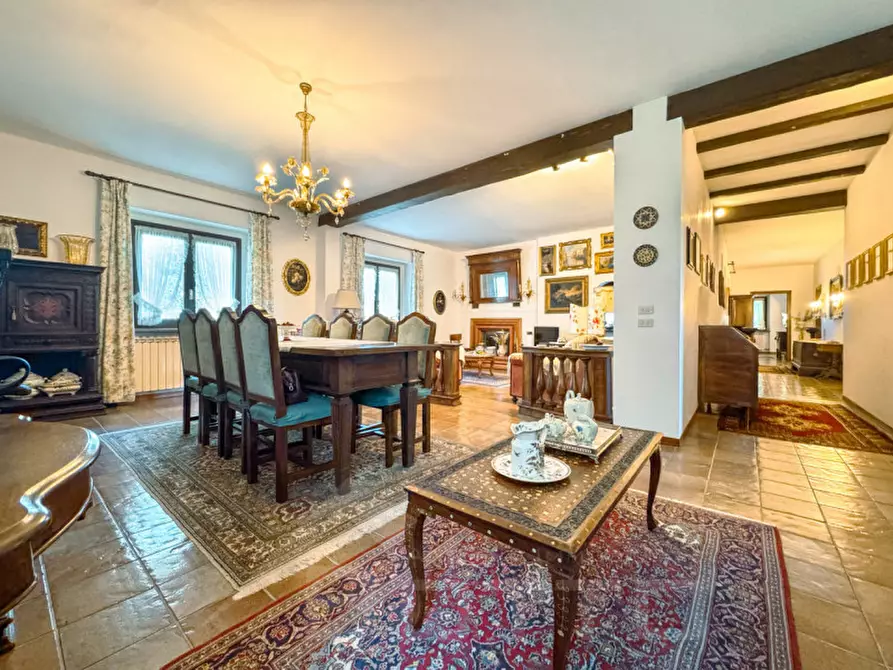 Immagine 4 di Villa in vendita  in via alzate 90 a Oleggio