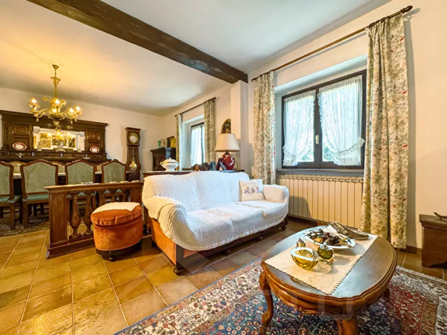 Immagine 7 di Villa in vendita  in via alzate 90 a Oleggio