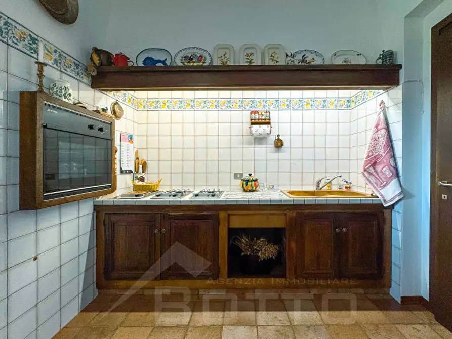 Immagine 11 di Villa in vendita  in via alzate 90 a Oleggio