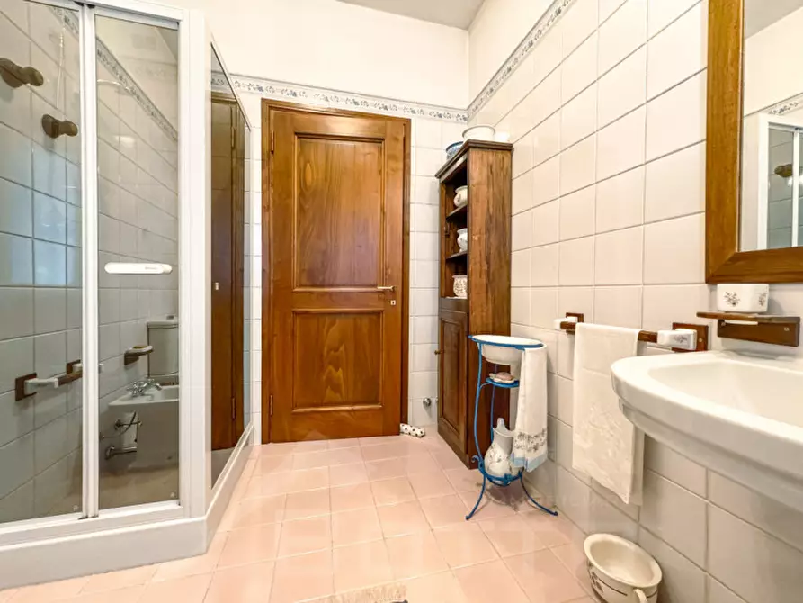 Immagine 23 di Villa in vendita  in via alzate 90 a Oleggio