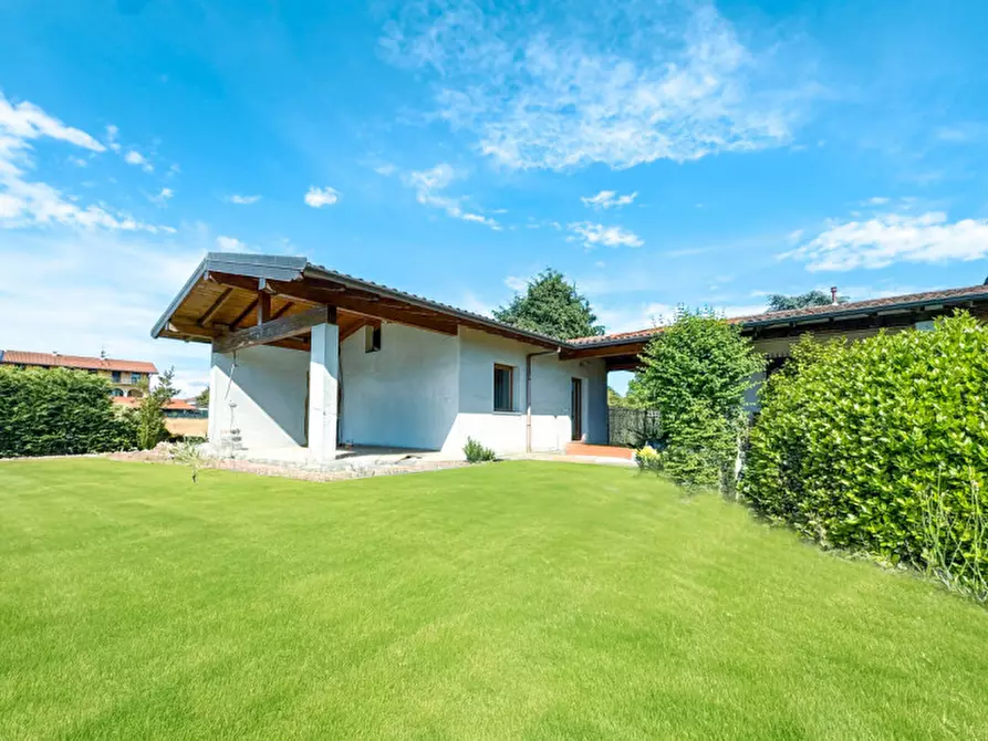 Immagine 30 di Villa in vendita  in via alzate 90 a Oleggio