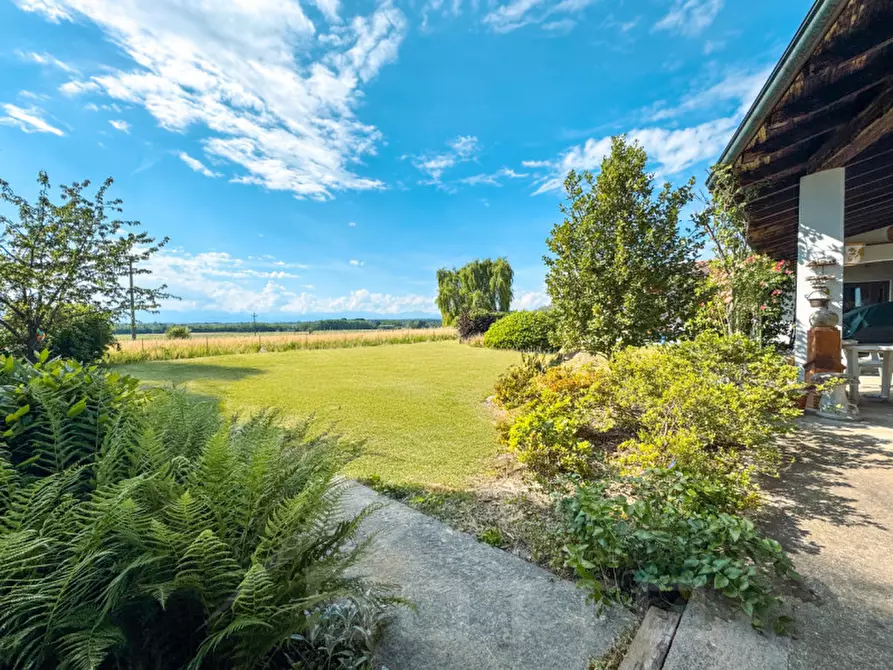 Immagine 31 di Villa in vendita  in via alzate 90 a Oleggio