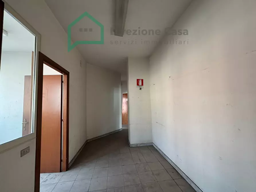 Immagine 3 di Ufficio in affitto  in Via Marchese Giuseppe Palmieri,16 a Napoli