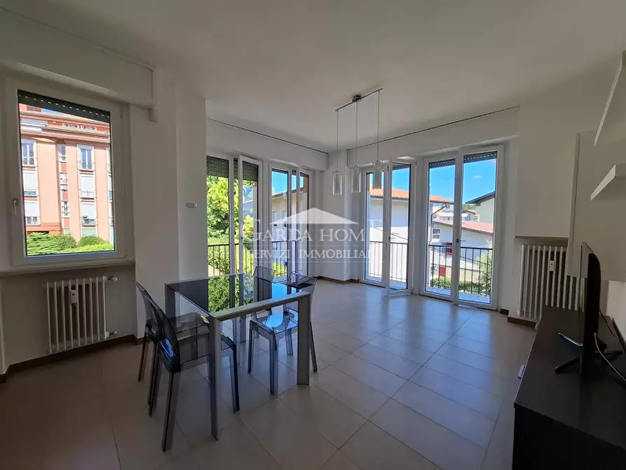 Immagine 2 di Appartamento in vendita  in Via Aleardi a Desenzano Del Garda