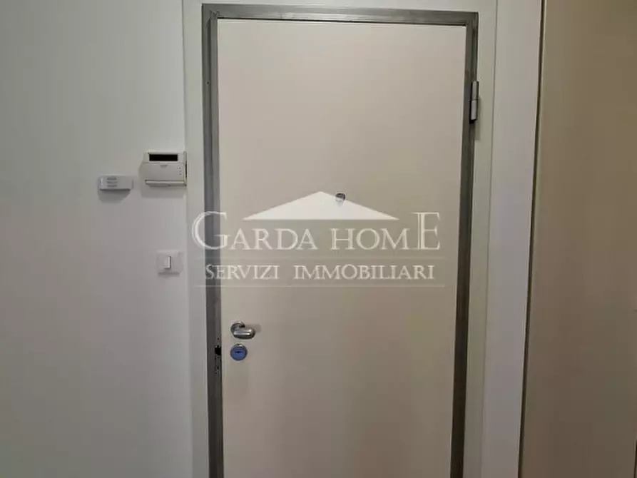 Immagine 11 di Appartamento in vendita  in Via Aleardi a Desenzano Del Garda