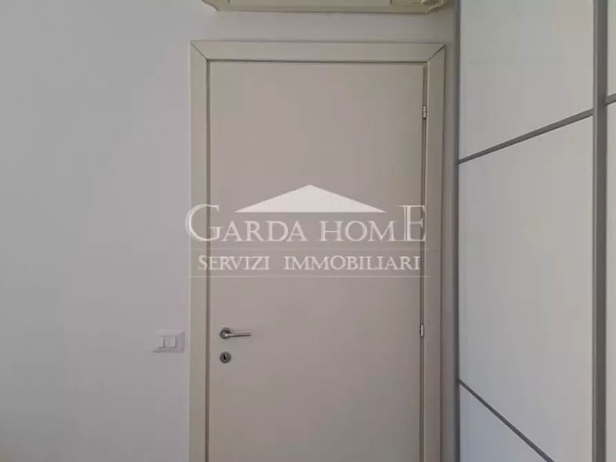 Immagine 19 di Appartamento in vendita  in Via Aleardi a Desenzano Del Garda