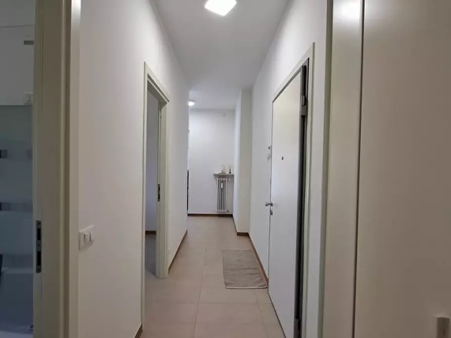 Immagine 24 di Appartamento in vendita  in Via Aleardi a Desenzano Del Garda