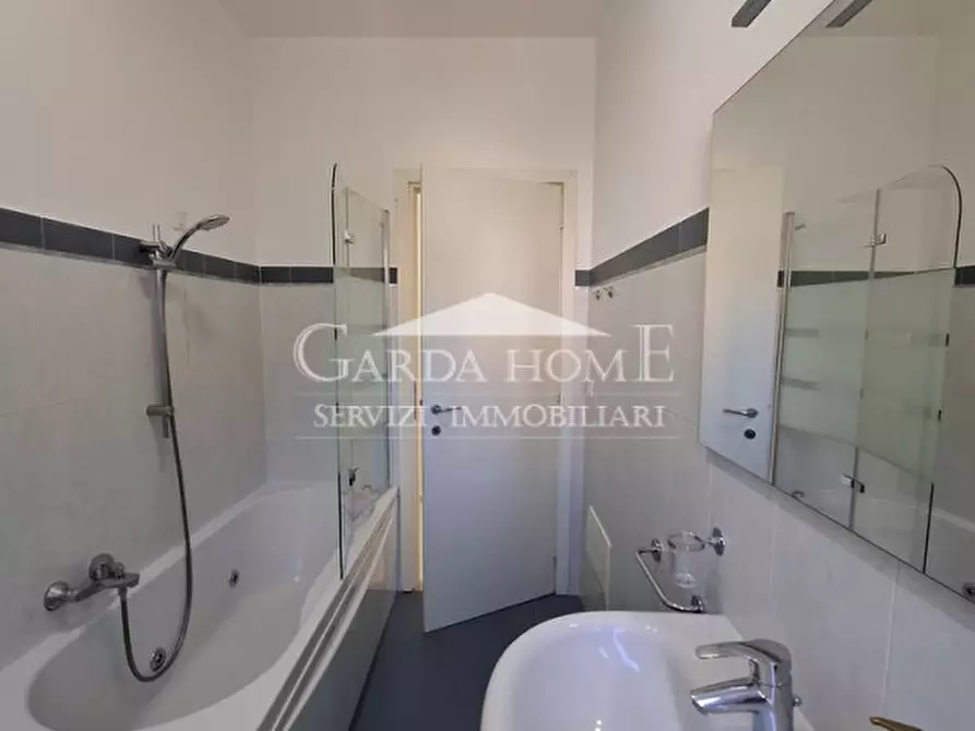 Immagine 27 di Appartamento in vendita  in Via Aleardi a Desenzano Del Garda