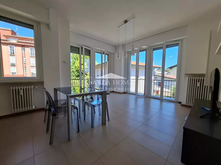 Immagine 30 di Appartamento in vendita  in Via Aleardi a Desenzano Del Garda