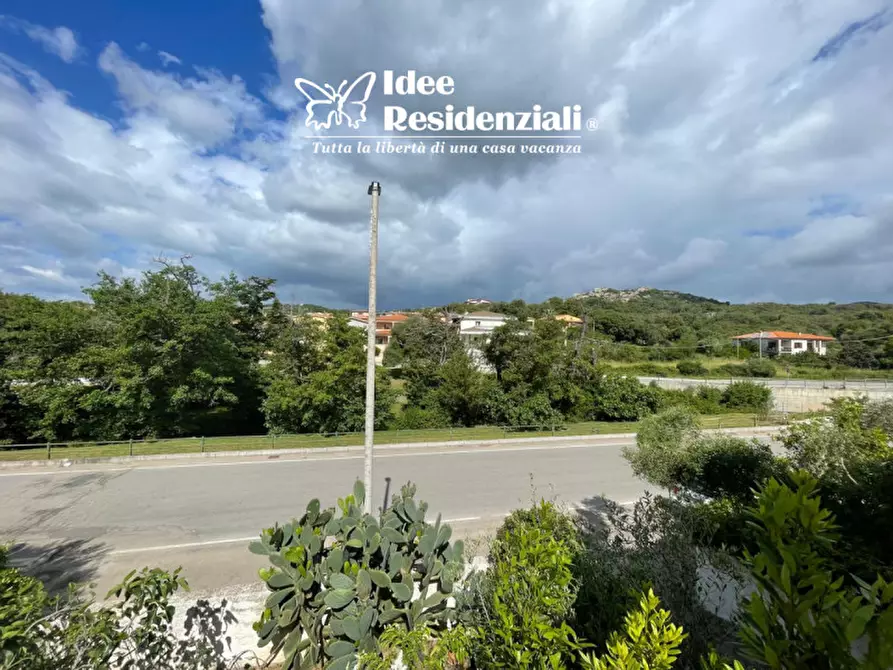 Immagine 4 di Appartamento in vendita  a Arzachena