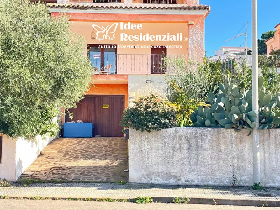 Immagine 18 di Appartamento in vendita  a Arzachena