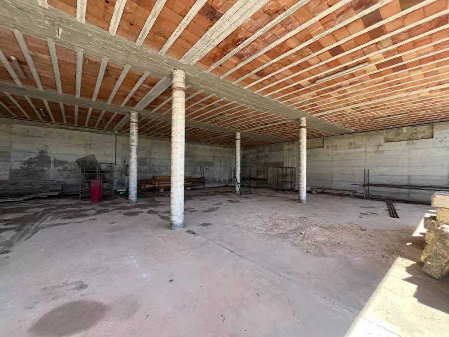 Immagine 10 di Villa in vendita  in Via Provinciale Gallipoli a Parabita