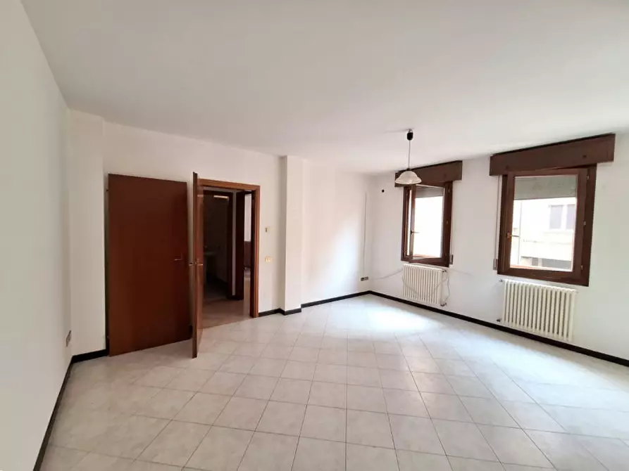 Immagine 1 di Appartamento in vendita  in VIA S. AGOSTINO a Rovigo