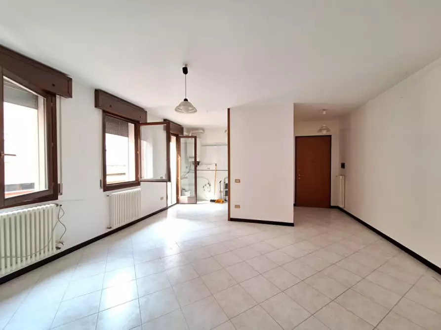Immagine 3 di Appartamento in vendita  in VIA S. AGOSTINO a Rovigo