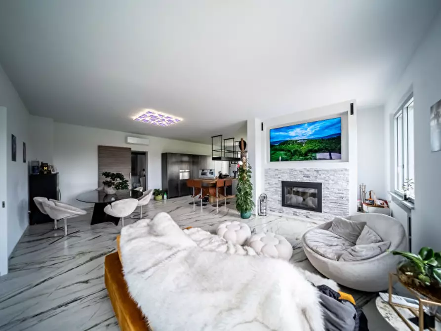 Immagine 2 di Villa in vendita  in Vigatto a Parma