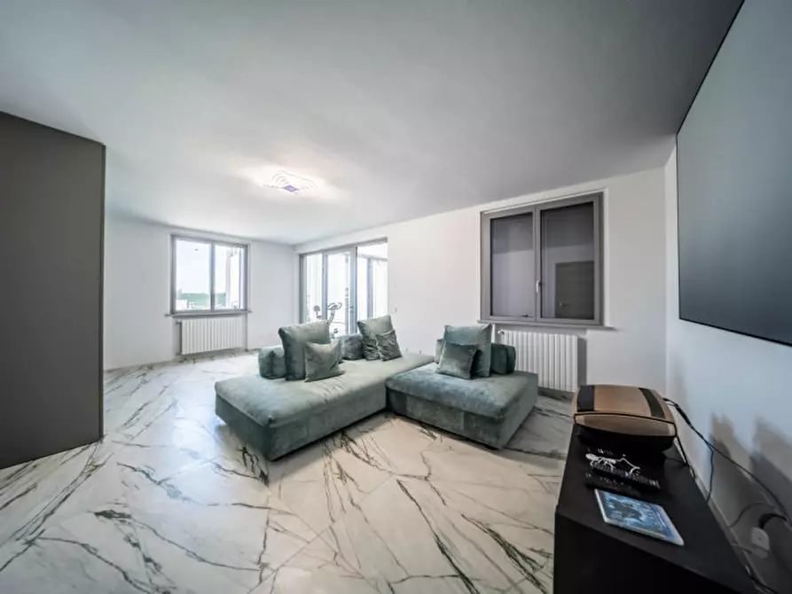 Immagine 3 di Villa in vendita  in Vigatto a Parma