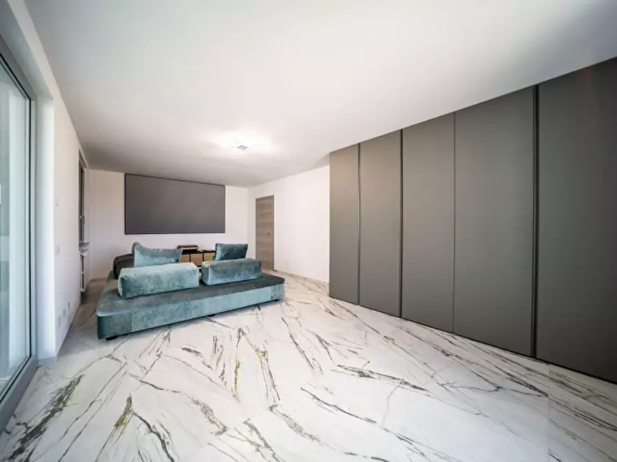 Immagine 5 di Villa in vendita  in Vigatto a Parma