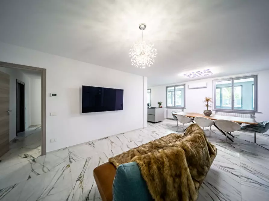 Immagine 8 di Villa in vendita  in Vigatto a Parma