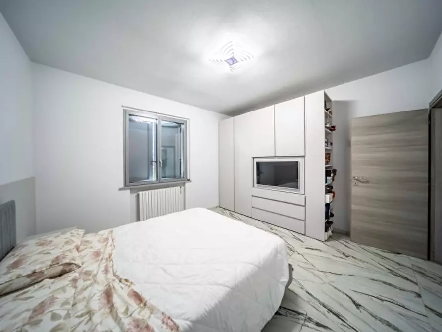 Immagine 21 di Villa in vendita  in Vigatto a Parma