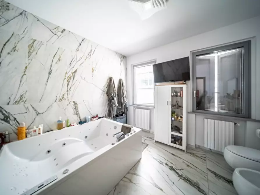 Immagine 33 di Villa in vendita  in Vigatto a Parma