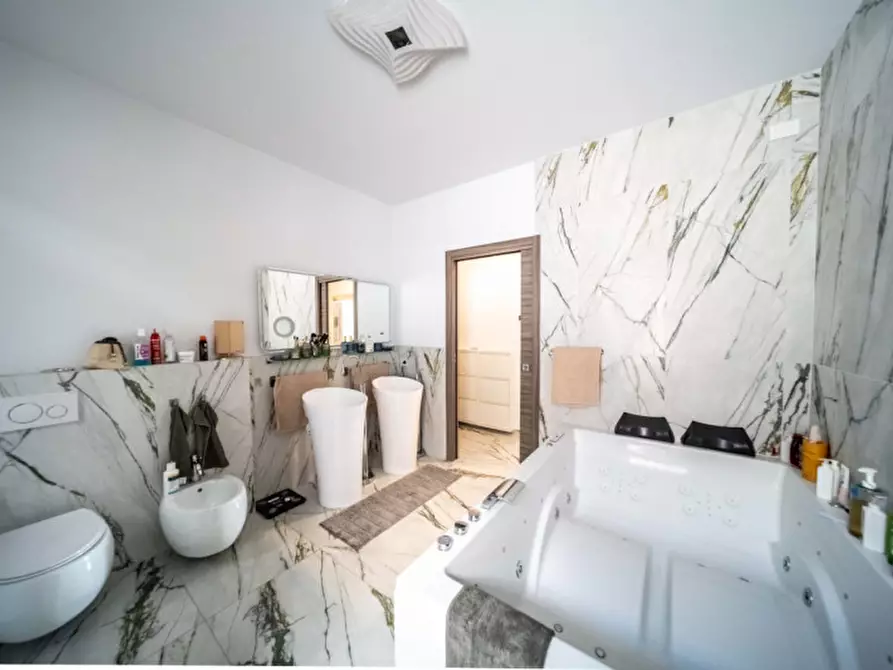 Immagine 35 di Villa in vendita  in Vigatto a Parma