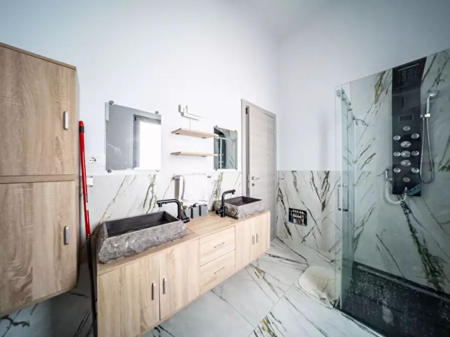 Immagine 40 di Villa in vendita  in Vigatto a Parma