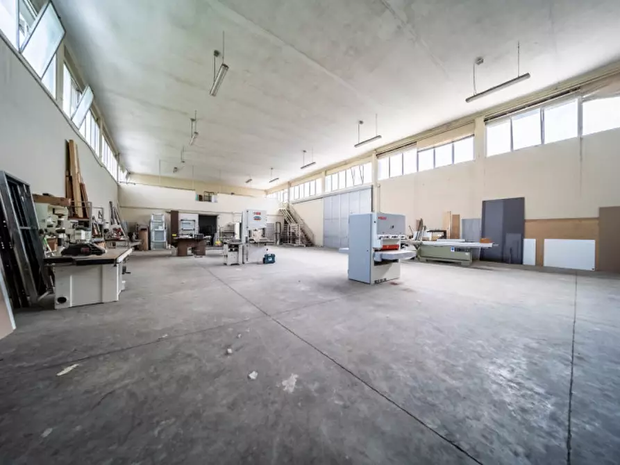 Immagine 46 di Villa in vendita  in Vigatto a Parma