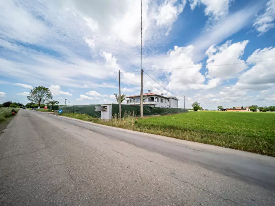 Immagine 58 di Villa in vendita  in Vigatto a Parma