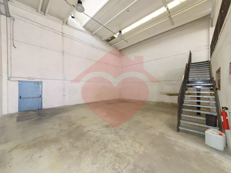 Immagine 3 di Capannone industriale in vendita  in Via Europa 360 a Cassano D'adda