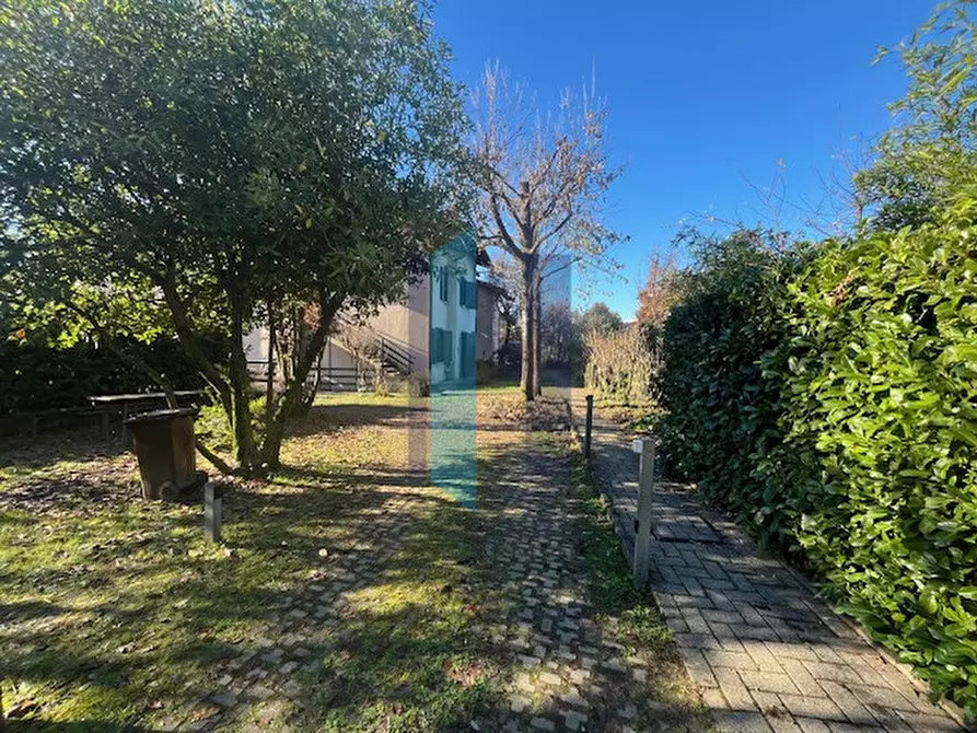 Immagine 9 di Appartamento in vendita  in Via delle Carpiane a Mozzo