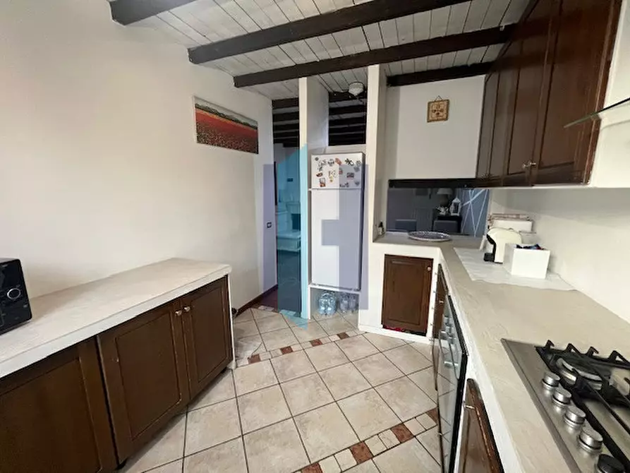 Immagine 13 di Appartamento in vendita  in Via delle Carpiane a Mozzo